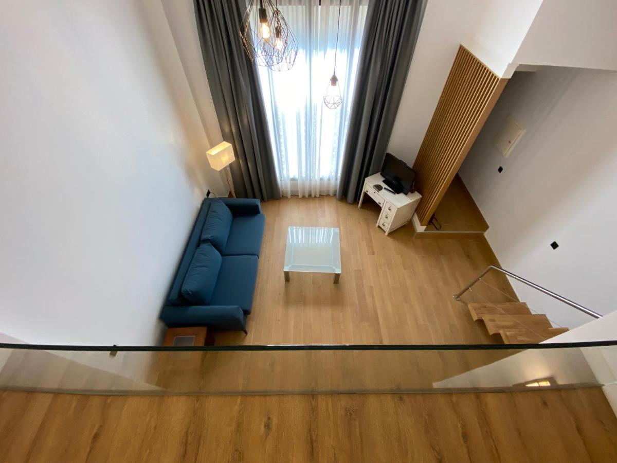 Loft Laura Nervion Lägenhet Sevilla Exteriör bild