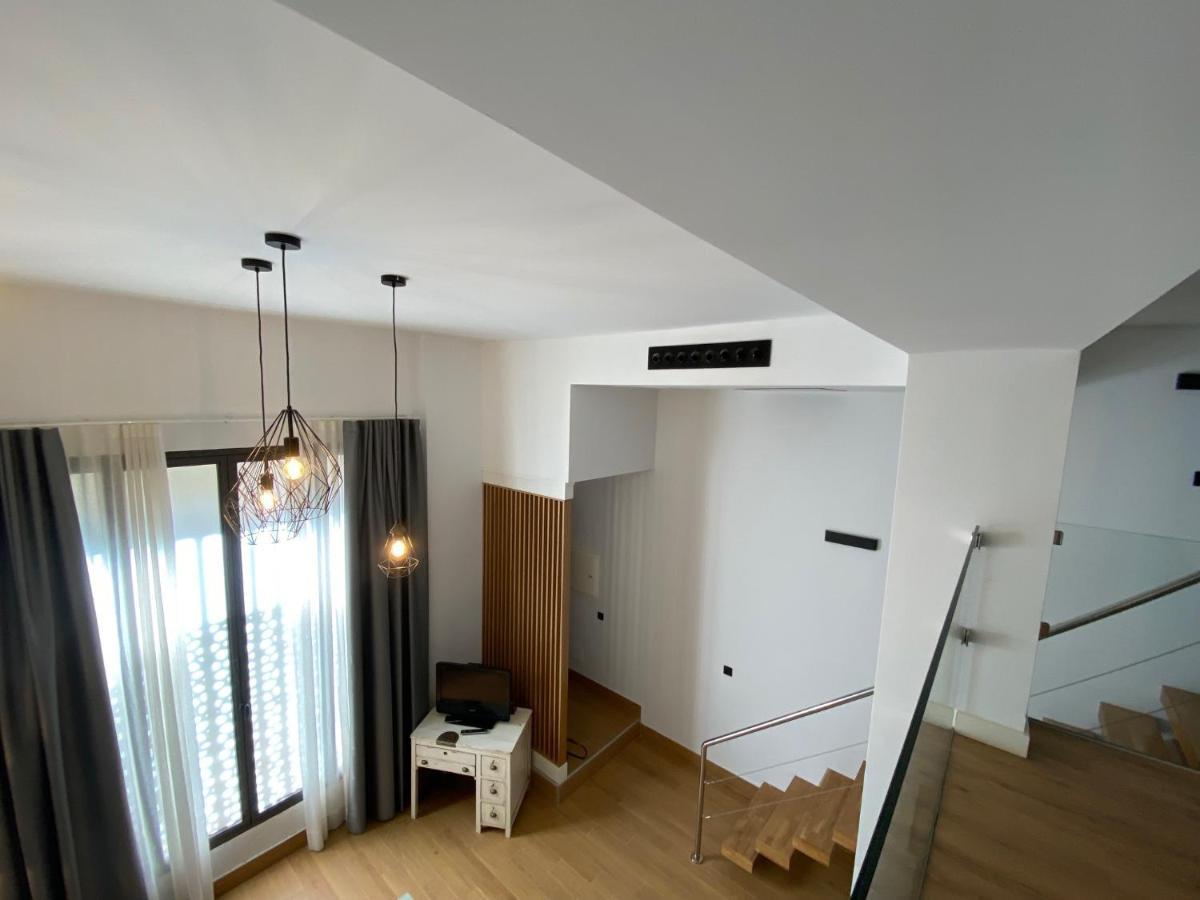 Loft Laura Nervion Lägenhet Sevilla Exteriör bild